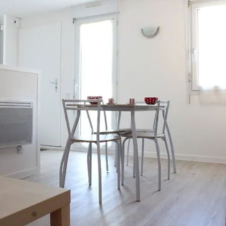 - Lr100-521 Apartment La Rochelle (Charente-Maritime)